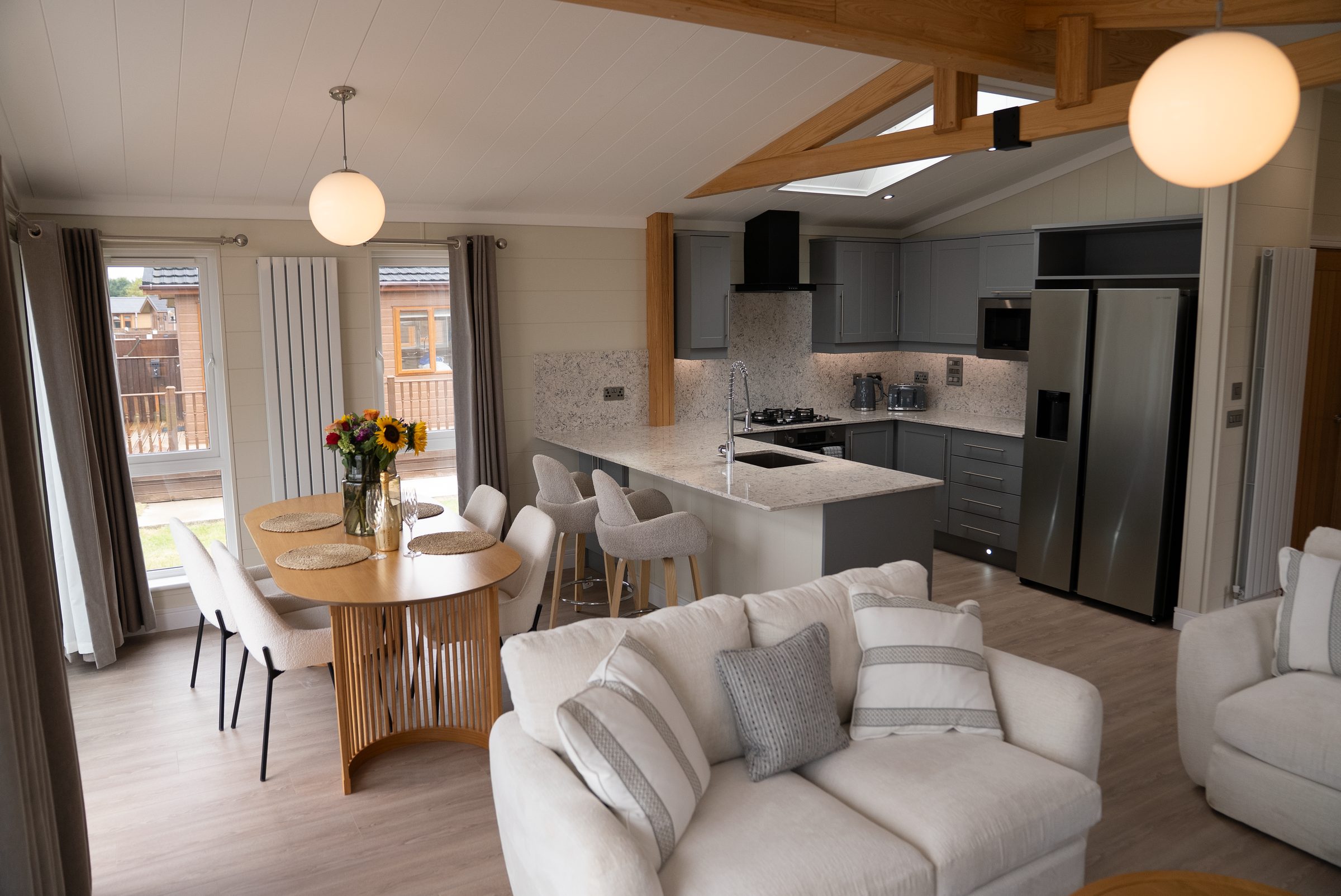 Signature Lake View 4 Lodge with hot tub at Ream Hills Holiday Park