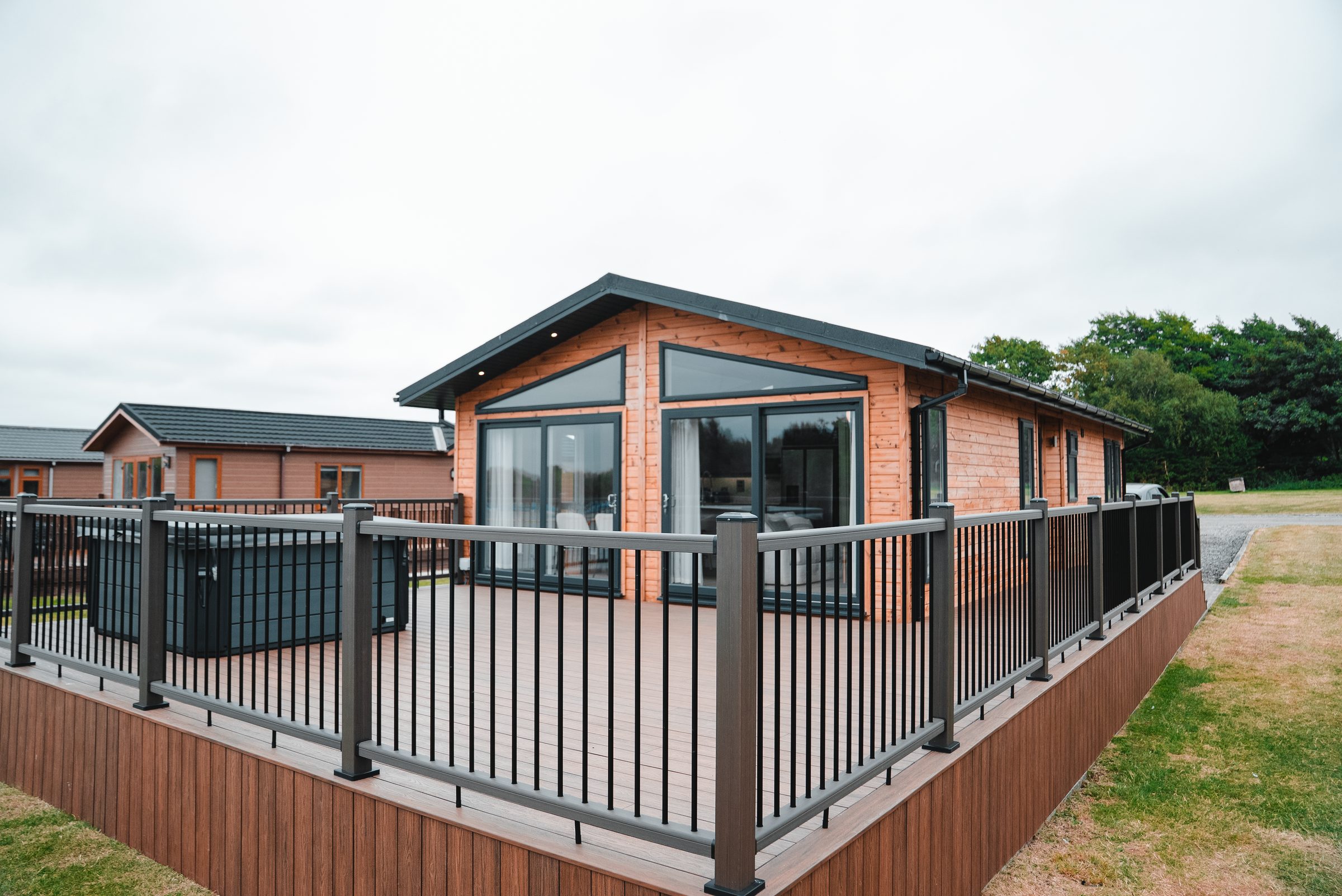 Signature Lake View 4 Lodge with hot tub at Ream Hills Holiday Park