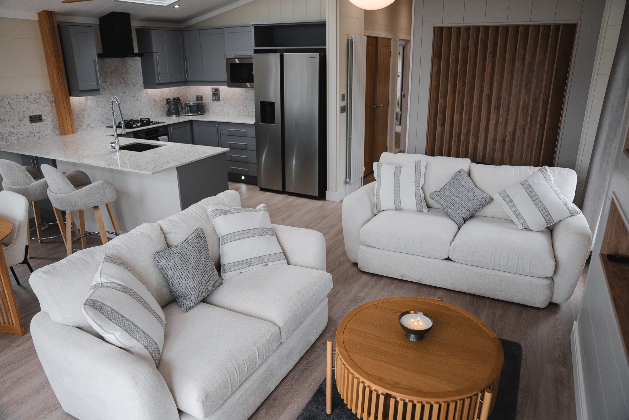 Signature Lake View 4 Lodge with hot tub at Ream Hills Holiday Park