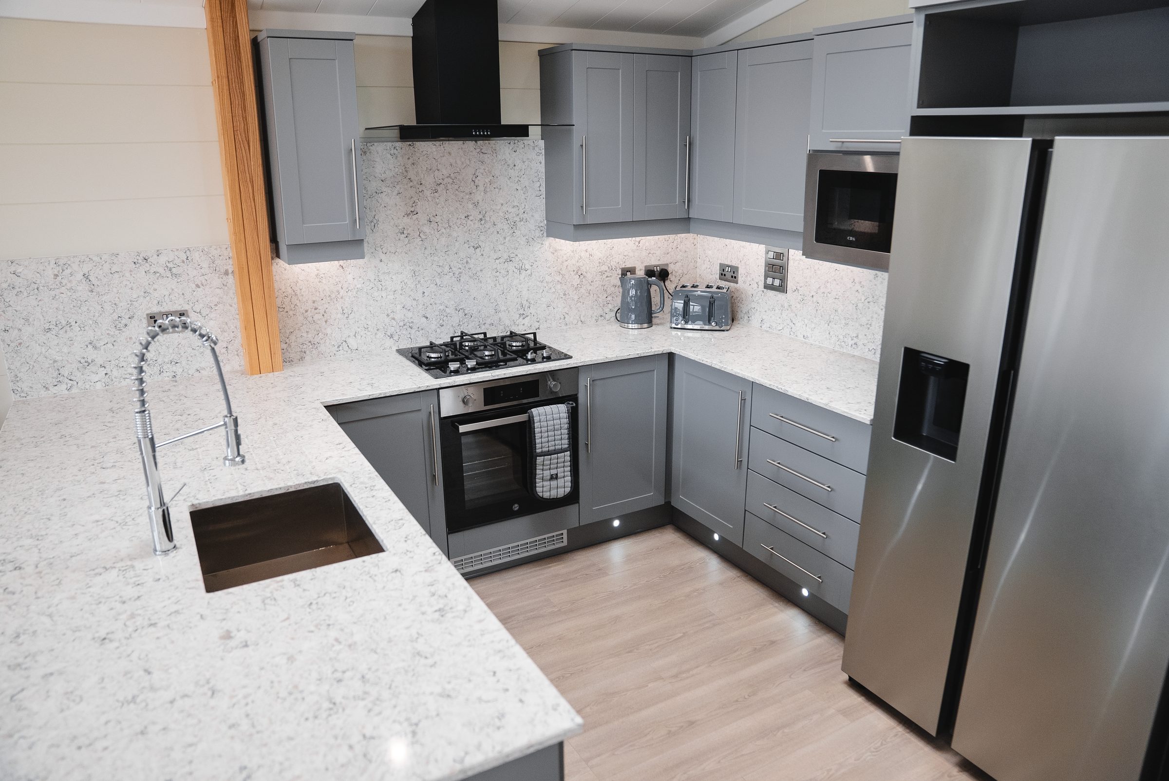 Signature Lake View 4 Lodge with hot tub at Ream Hills Holiday Park