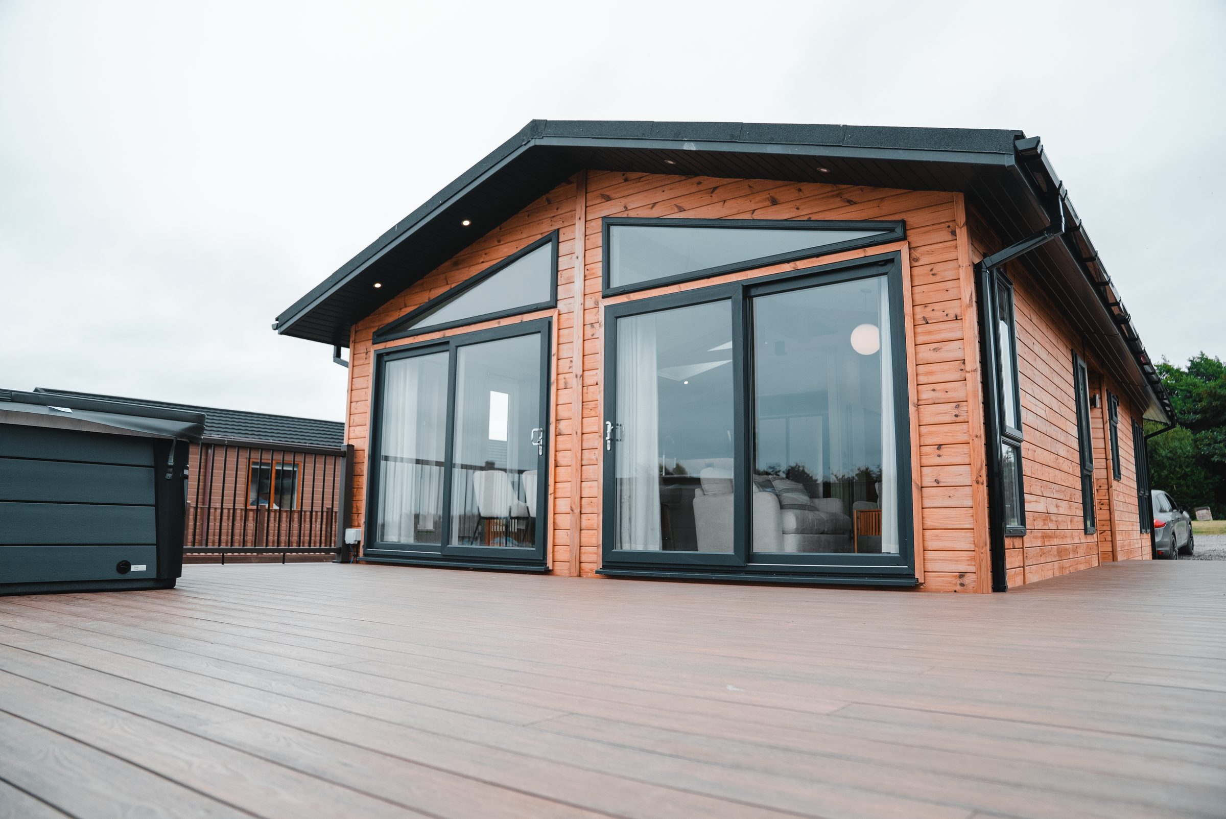 Signature Lake View 4 Lodge with hot tub at Ream Hills Holiday Park
