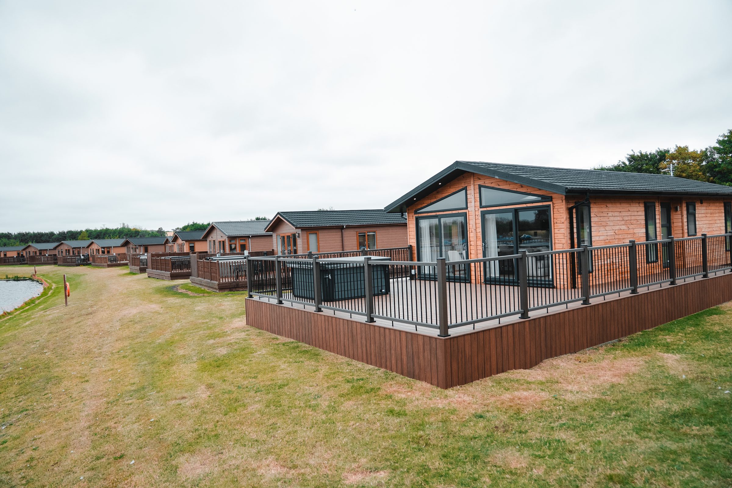 Signature Lake View 4 Lodge with hot tub at Ream Hills Holiday Park