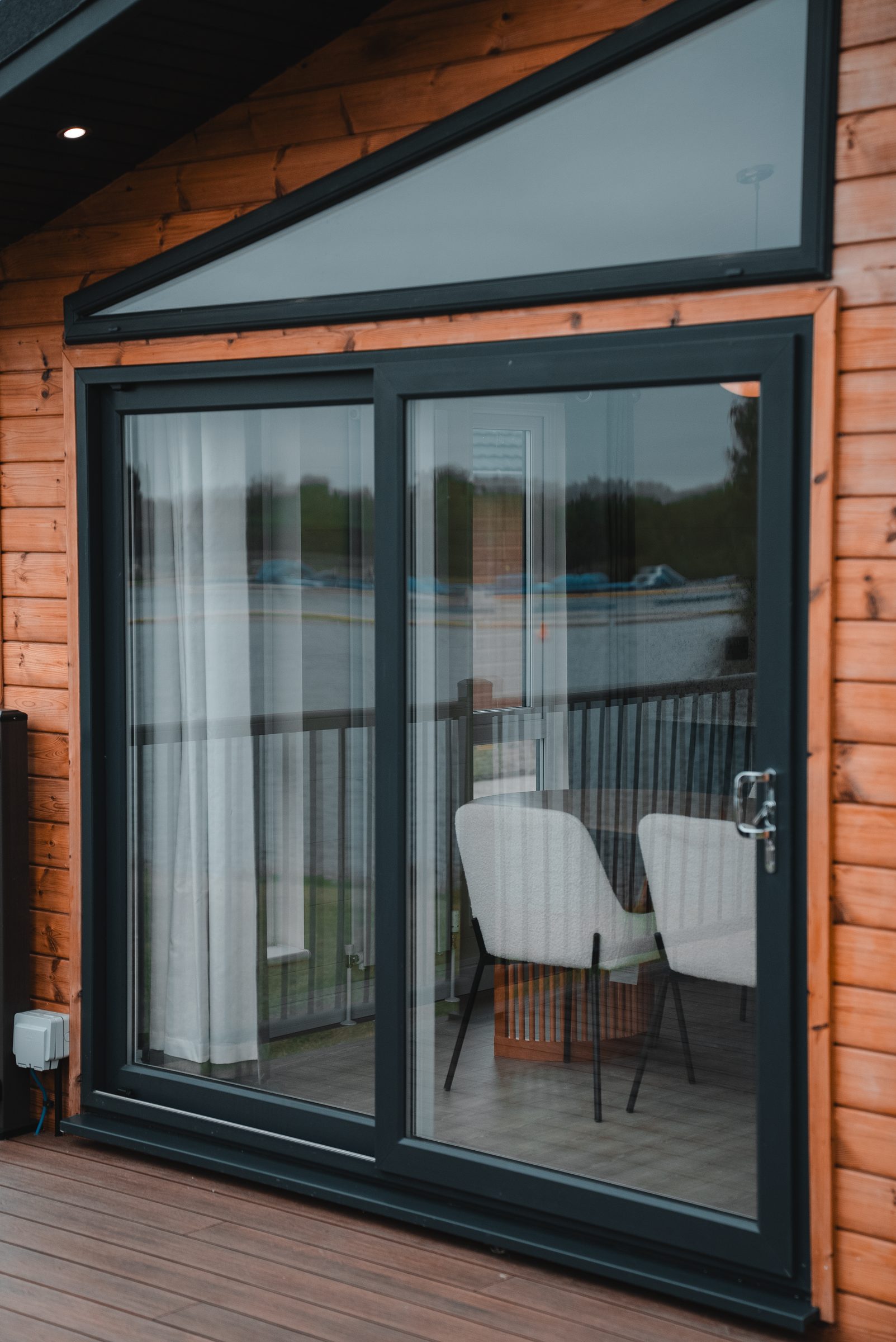 Signature Lake View 4 Lodge with hot tub at Ream Hills Holiday Park