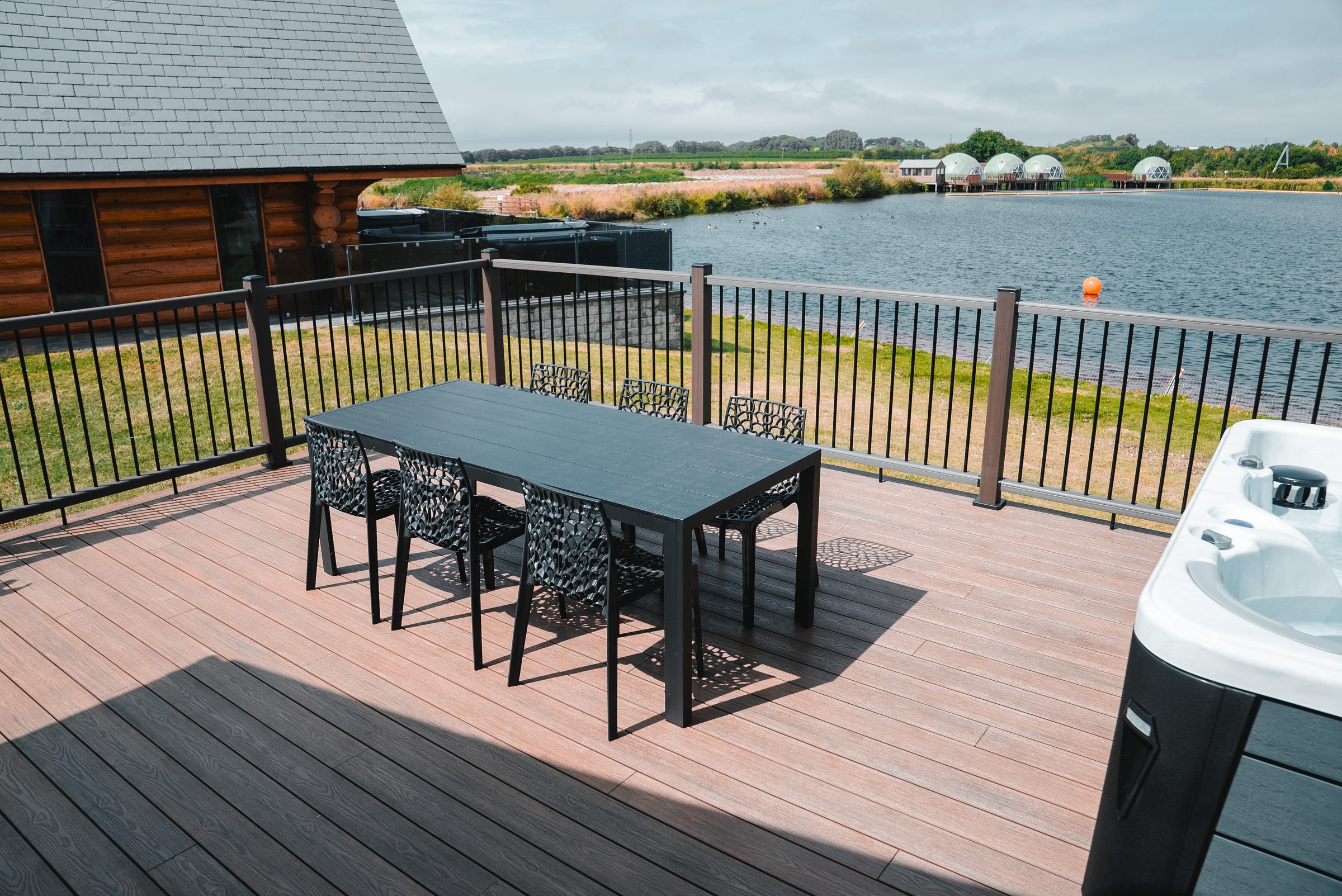 Signature Lake View 4 Lodge with hot tub at Ream Hills Holiday Park