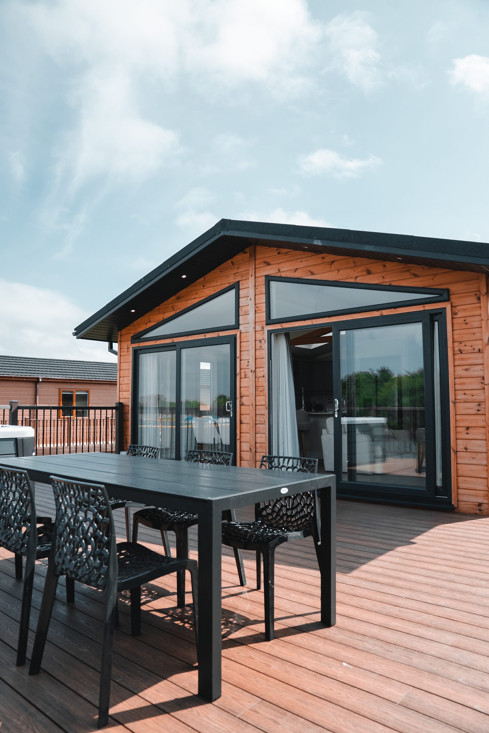 Signature Lake View 4 Lodge with hot tub at Ream Hills Holiday Park